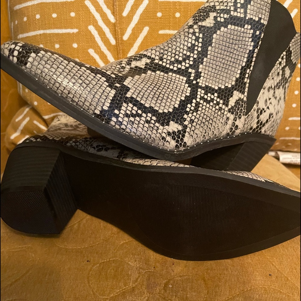 Universal Thread Snake Print Ankle Boots